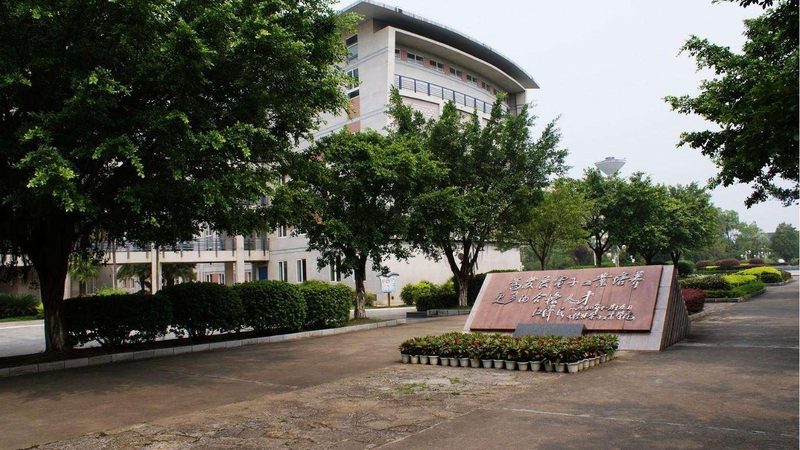 SMT贴片加工立碑现象解析与预防策略